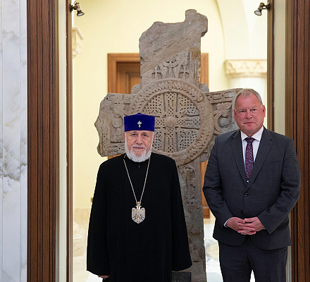 Католикос Всех Армян принял главу наблюдательной миссии ЕС в Армении