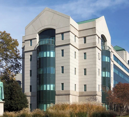 Конференция епископов США уволила 50 человек на фоне 'неопределенности&039 финансирования мигрантов;