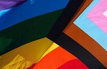 Калифорния: христианину не разрешили работать удаленно, пока его правительственное учреждение праздновало «Месяц гордости ЛГБТ»