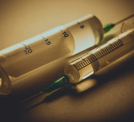 Заключенный, приговоренный к смертной казни в Миссури, заявляет о расовой предвзятости и добивается прекращения казни