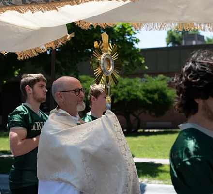 Епископ Конли: пригласите одного человека к католической вере в этом году