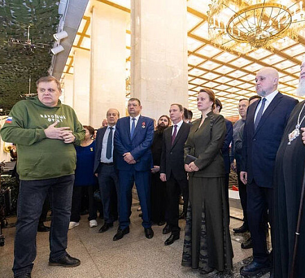 Председатель Синодального отдела по взаимодействию с Вооруженными силами посетил открытие выставки «Память сильнее времени»