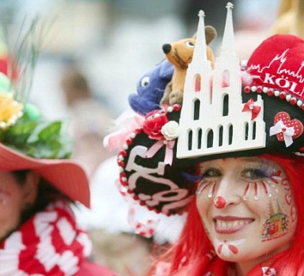 Deutsche Katholiken feiern die Große Fastenzeit mit Karneval