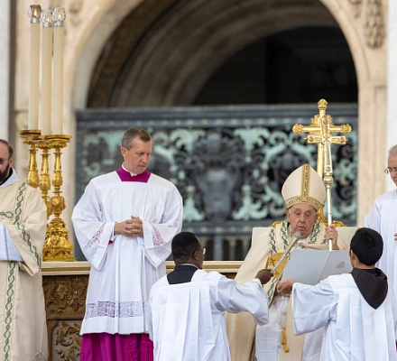 Прямая трансляция: Синод по вопросам синодальности завершается, Папа Франциск отменяет апостольскую экзорцицию
