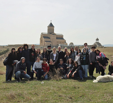 На горе Махата проведено озеленение