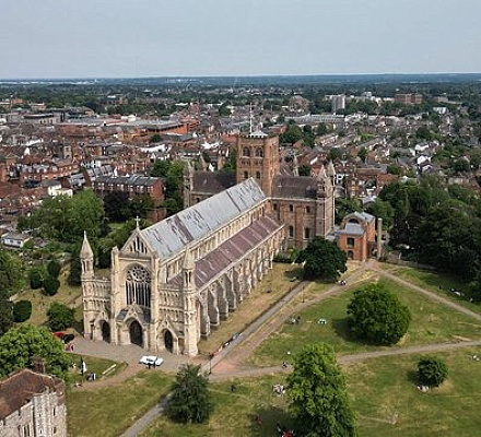 Сент-Олбанс: городской совет проголосовал за прекращение молитв перед заседаниями