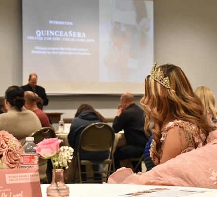 Группа запускает программу quinceañera, направленную на формирование молодых католичек