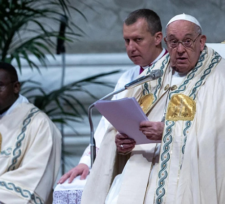 Папа Франциск связывает смирение Марии с современной церковью на мессе Непорочного зачатия с новыми кардиналами