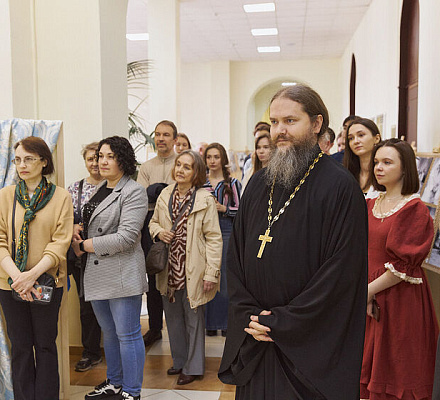 Выставка «Царская семья: любовь и милосердие» открылась на факультете гуманитарных наук НИУ ВШЭ