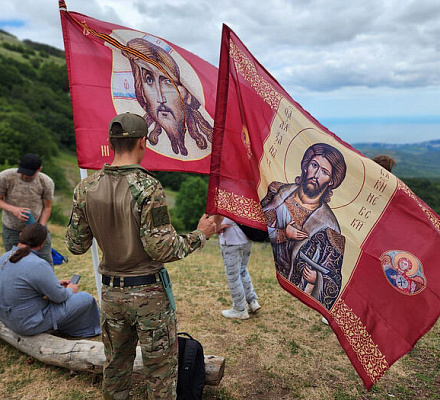Совершен Крестный ход на на гору Пахкал-Кая в Крыму