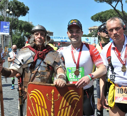 Участники марафона в Риме проведут 42 секунды молчания в память о Папе Франциске