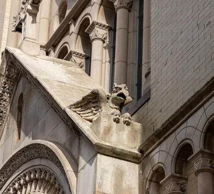 Чикагский священник "категорически отрицает" обвинения штата в растлении детей, заявляет архиепархия