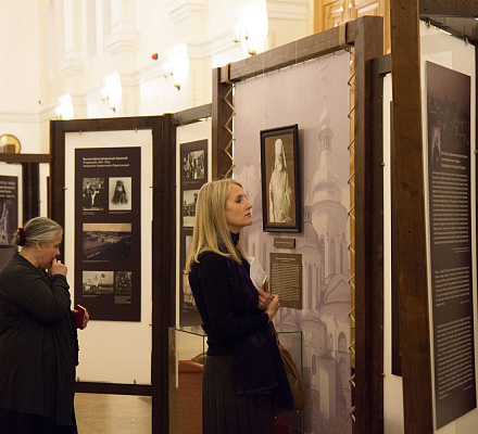 Eine Fotoausstellung über das Leben und den Dienst der Priester in kleinen Städten in Moskau