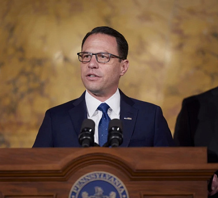 Питтсбургский епископ молится о прекращении насилия после поджога губернаторского особняка