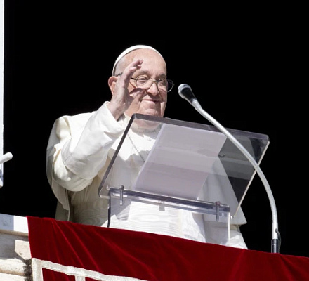 Папа Франциск в "Ангелусе" в День всех святых подчеркивает, что христиане - это "удостоверение личности