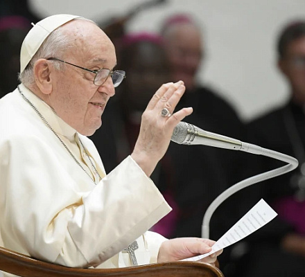 Папа Франциск призывает украинскую молодежь быть патриотами, стремиться к миру через диалог