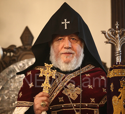 Католикос Всех Армян встретился со священнослужителями, прошедшими курсы повышения квалификации в Первопрестольном