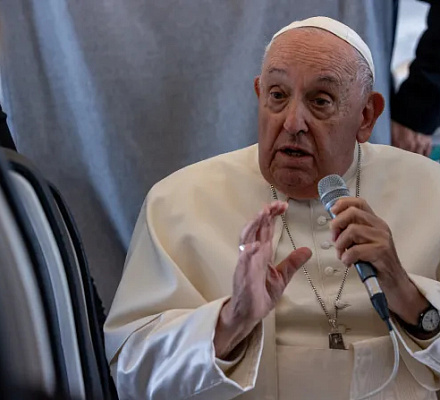 Папа Франциск отвечает на критику комментариев о женщинах, сделанных им в Бельгии