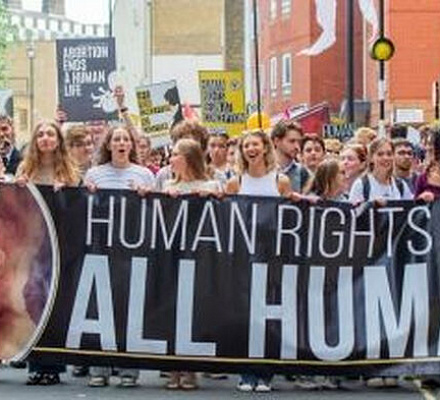 Лондон: более 10 000 человек приняли участие в ежегодном «Марше за жизнь»