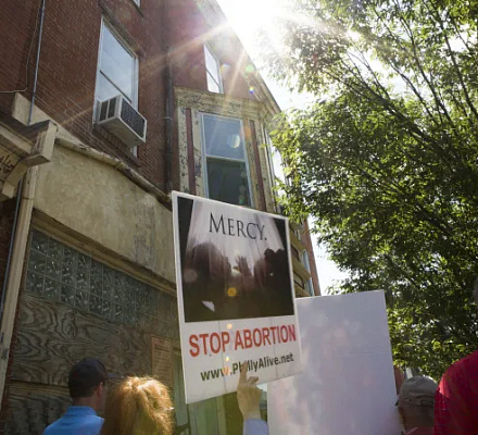 Объяснение после дебатов: Правда о поздних абортах в США