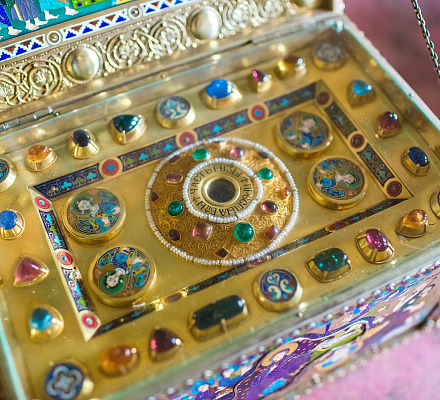 Die Robe der Heiligen Jungfrau Maria wird am 7. März nach Tomsk gebracht