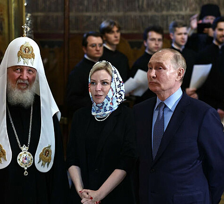 Президент России в Троице-Сергиевой лавре поклонился иконе Святой Троицы