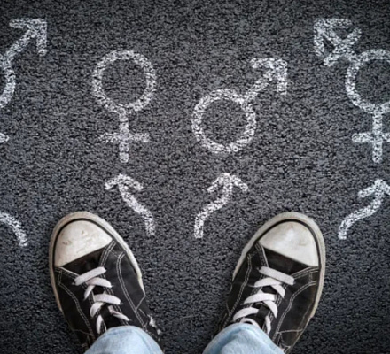 Группа родителей требует провести федеральное расследование в отношении YMCA из-за мужчин в раздевалках для девочек