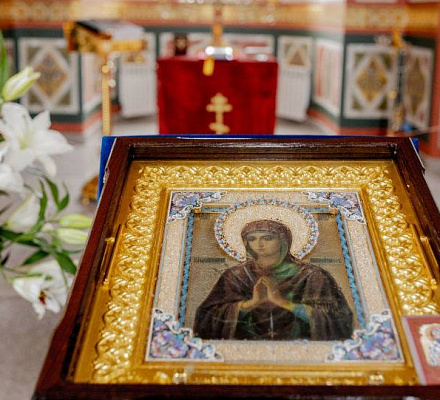 Die Myrrhen-Streaming-Ikone der Muttergottes 'Seven-shot' wurde nach Südossetien gebracht