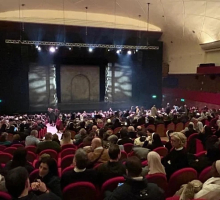 1600 бедняков Рима посетили премьеру фильма "Бернадетта из Лурда