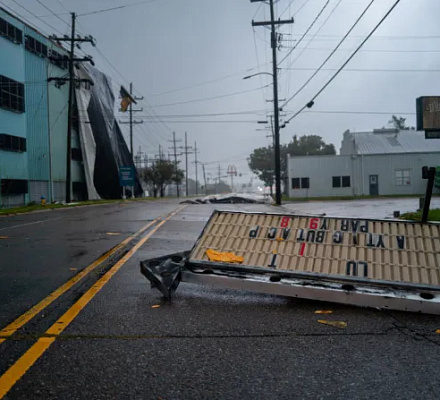Католическая благотворительная организация ищет добровольцев в Луизиане в связи с наводнением, вызванным ураганом "Франсин