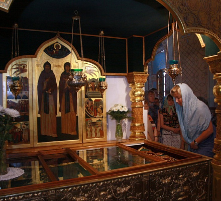 Die Reliquien der Heiligen Peter und Fevronia werden in die Kathedrale Christi des Erlösers gebracht