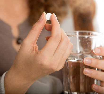 Die Heilige Synode genehmigte das Gebet, bevor sie die Medizin einnahm