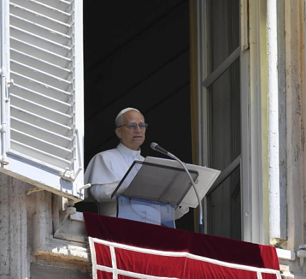 Папа Лев XIV на Regina Caeli: "Я прошу вас поддерживать меня своей молитвой и близостью