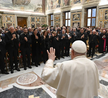 Папа Франциск призывает к институту брака и семьи: Использовать Евангелие для распространения спасения