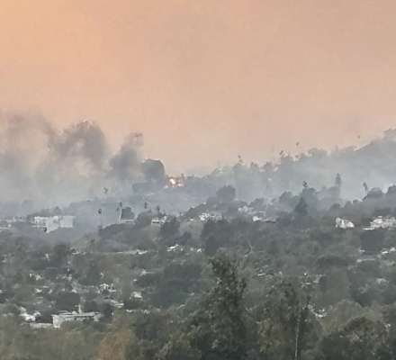 Калифорнийский приход служит убежищем на фоне разрушительного лесного пожара