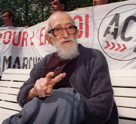 Французские епископы обнародовали досье на аббата Пьера на 58 лет раньше срока на фоне заявлений о сексуальном насилии