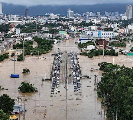 Таиландская епархия приняла участие в оказании помощи жертвам наводнения в Таиланде