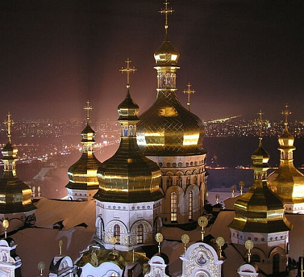 У насельников Киево-Печерской лавры отобраны последние два храма