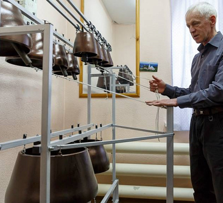 Die Omsker Glockenklingelschule kündigte die zweite Rekrutierung an
