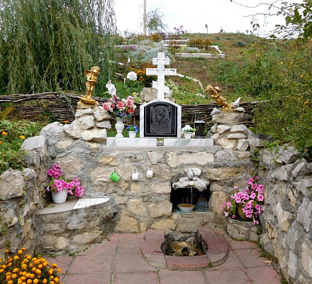 Der pensionierte Ölarbeiter baut mit eigenen Händen einen Dorftempel