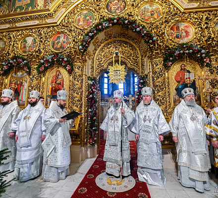 Духовенство и верующие поздравили Предстоятеля с Рождеством Христовым