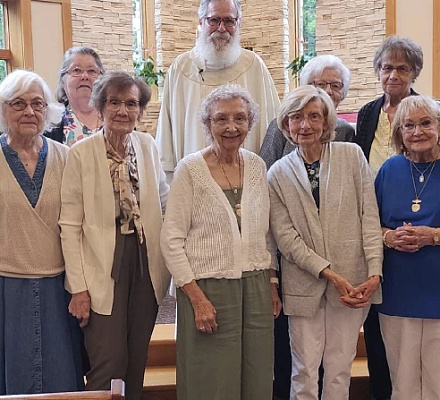 Молитвенные вдовы: Как женщины, потерявшие мужей, сохраняют веру