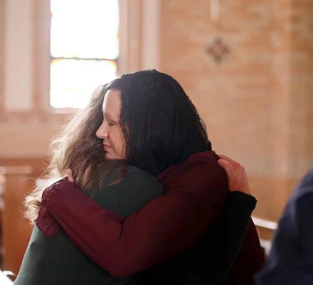 День памяти о потерях беременных и младенцев: как два служения помогают горюющим семьям