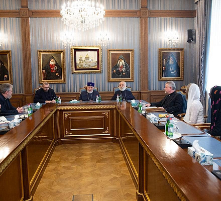 Католикос Всех Армян принял членов общественной организации "Датско-армянская благотворительная миссия"