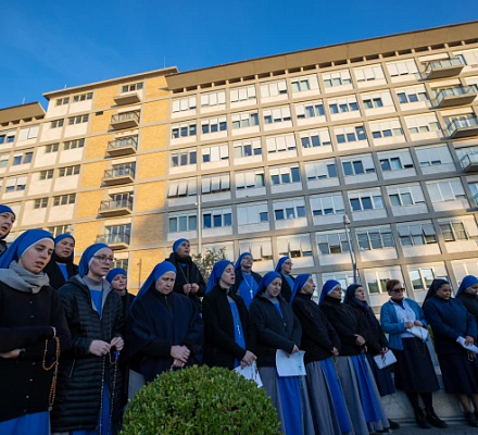 Свежие новости: Состояние Папы Франциска "остается критическим", сообщает Ватикан в воскресенье днем