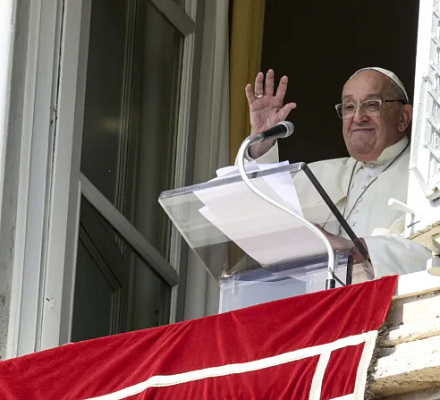 Папа Франциск призывает супружеские пары "быть открытыми для жизни