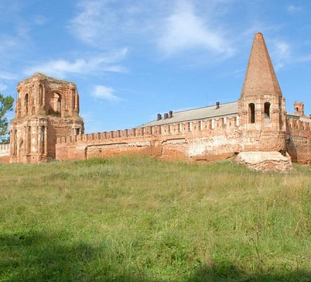 Der erste bischöfliche Gottesdienst seit 100 Jahren fand im wiederbelebten Sevsk-Kloster statt