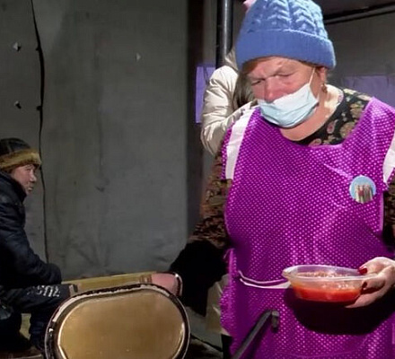 «Походная кухня» в Абакане приготовила за зиму 3700 обедов для бездомных