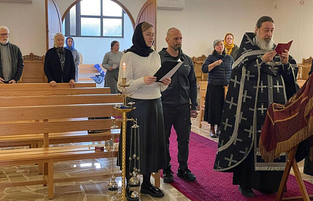 Молебен о мире на Ливанской земле совершил настоятель подворья Русской Православной Церкви в Бейруте