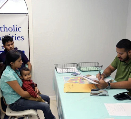 Католические епископы выпускают руководство по иммиграционной реформе: Защищать общины гуманным способом